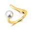 Anillo Dorado Diseño Fluido con Perla