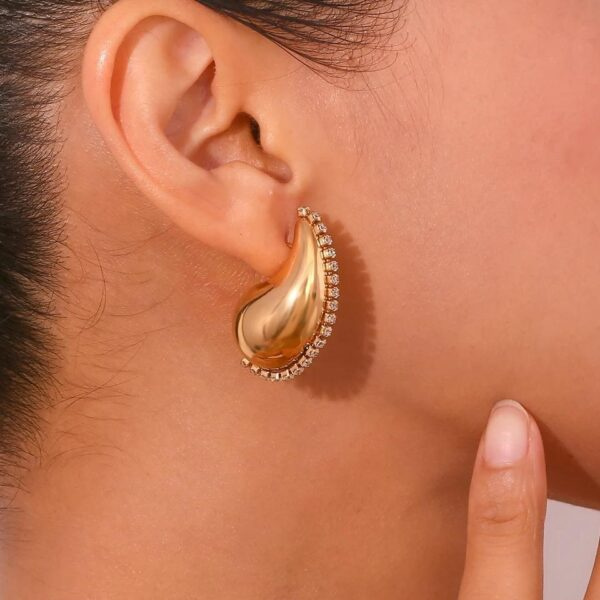 Aretes en gota con tira de brillos - Image 2