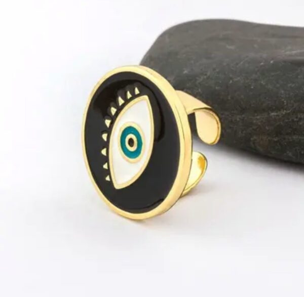 Anillo negro de ojo grande