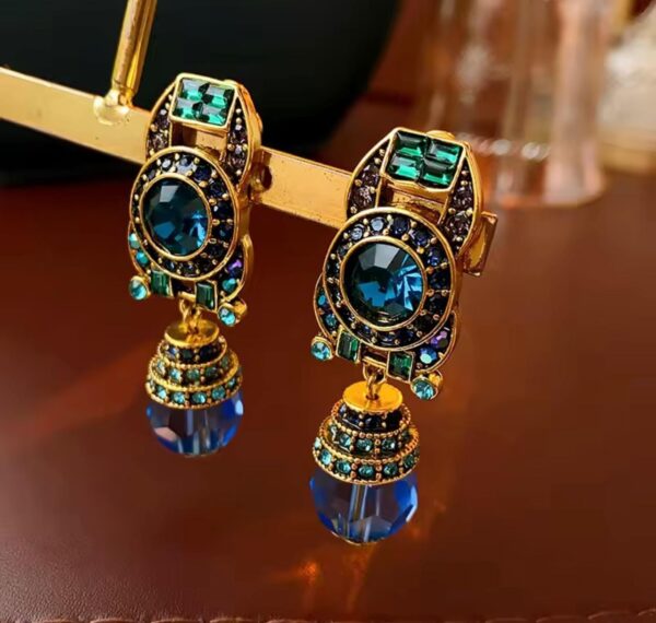 Aretes de piedras azules y broche de clip - Image 2