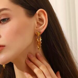 Aretes de corazon dorados