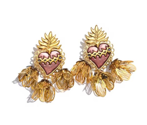 Aretes de corazon en llamas