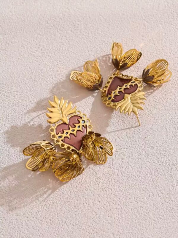 Aretes de corazon en llamas - Image 2