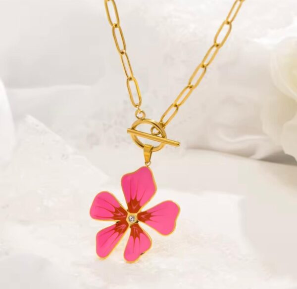 Cadena de flor rosada