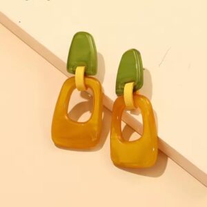 Aretes amarillos en resina