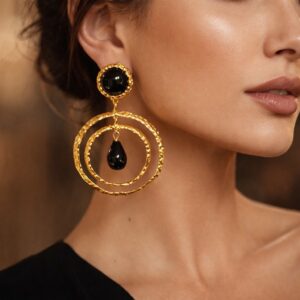 Maxi Aretes aros dorados con piedra negra elegante